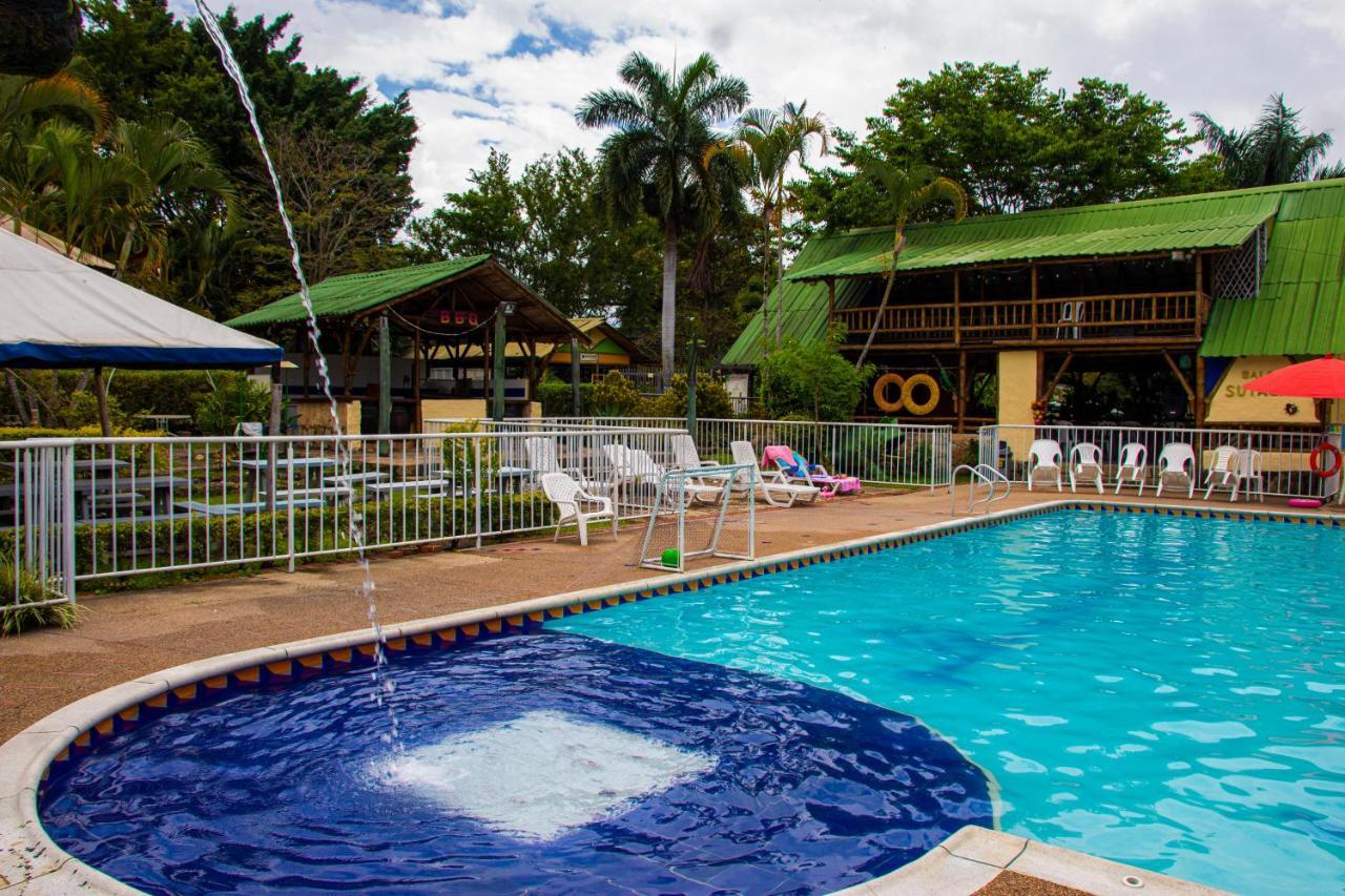 Familiar En Ecoparquechinauta, Piscina, Granja, Juegos, Pesca, Restaurante
